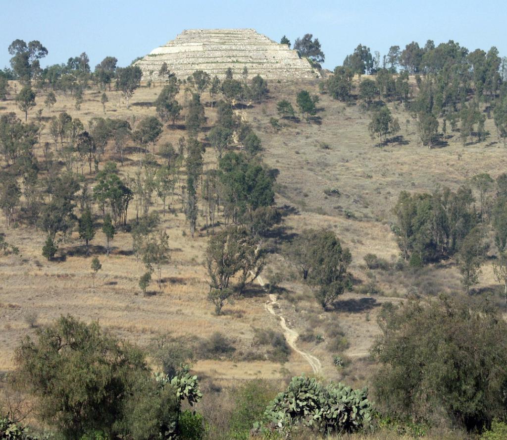 100213_Cacaxtla 044.JPG